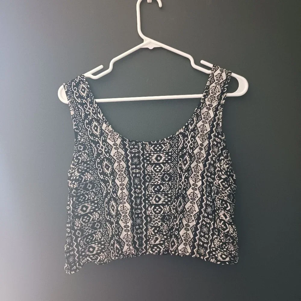 Cute crop top - Picture 3 of 3